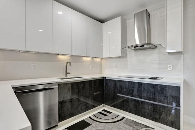 Building Photo - 6584 Villa Sonrisa Dr