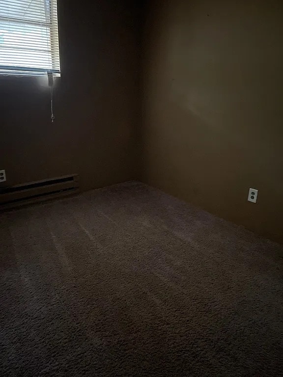 Building Photo - 3 Bedroom 1 Bathroom