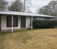 Building Photo - FOR RENT IN LAFAYETTE: 3 Bedroom, 1 Bathroom home!