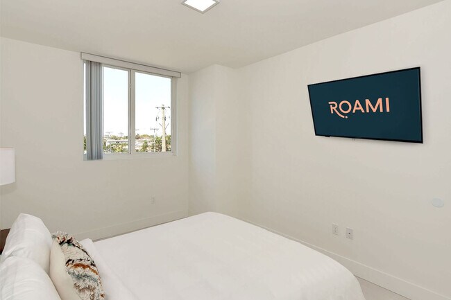 Building Photo - 1710 SW 27th Ave