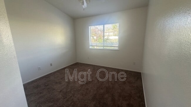 Building Photo - 3140 Crestline Dr