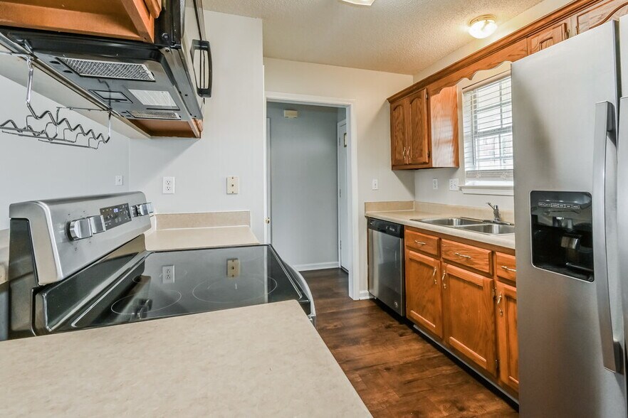 Building Photo - 7292 Crystal Dr