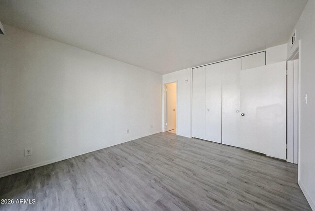 Building Photo - 2226 W Heatherbrae Dr