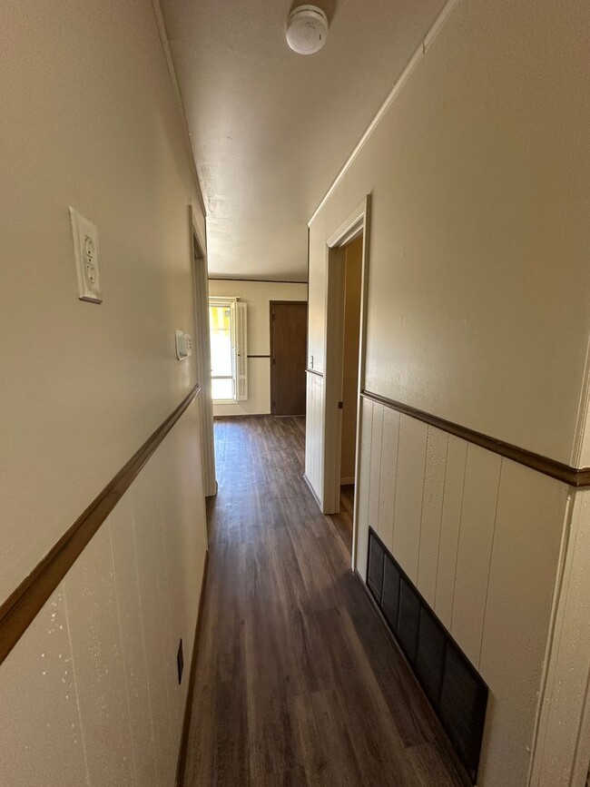 Building Photo - Beautiful Home on Mesa Circle!