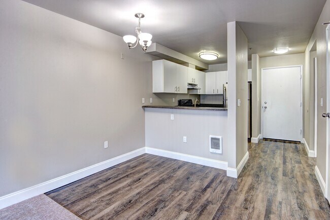 Building Photo - Elliott Pointe Apartments
