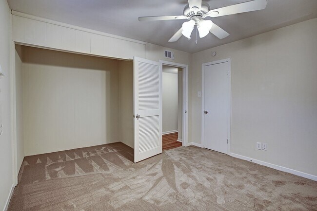 Building Photo - 1624 Marshall St