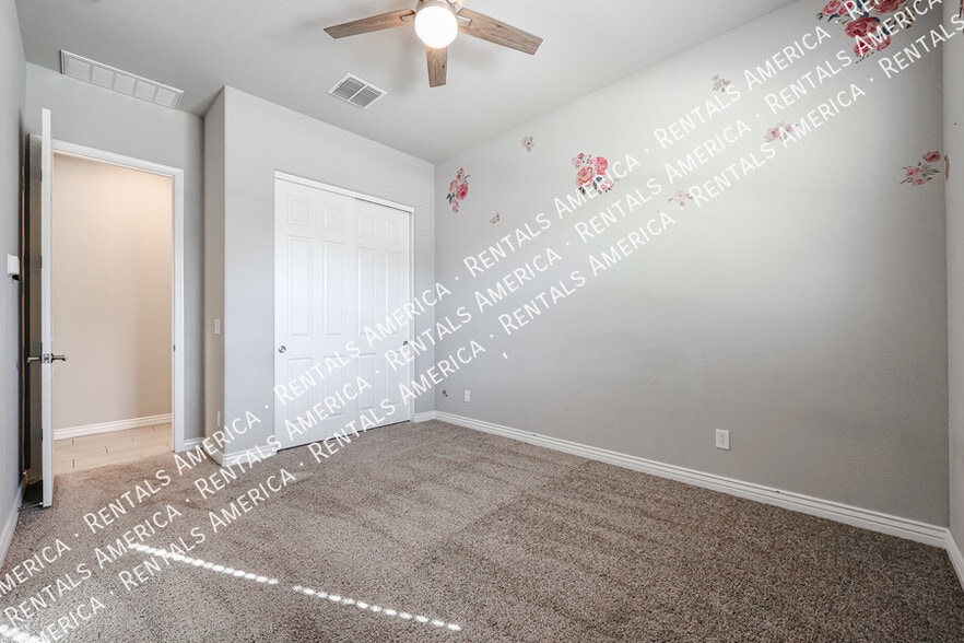 Building Photo - 8544 W Midway Ave