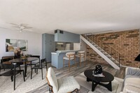 Building Photo - 2bed/1bath with Central AC! Garage! Laundr...