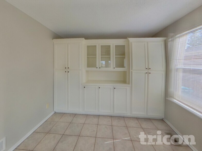 Building Photo - 12155 Monaco Dr