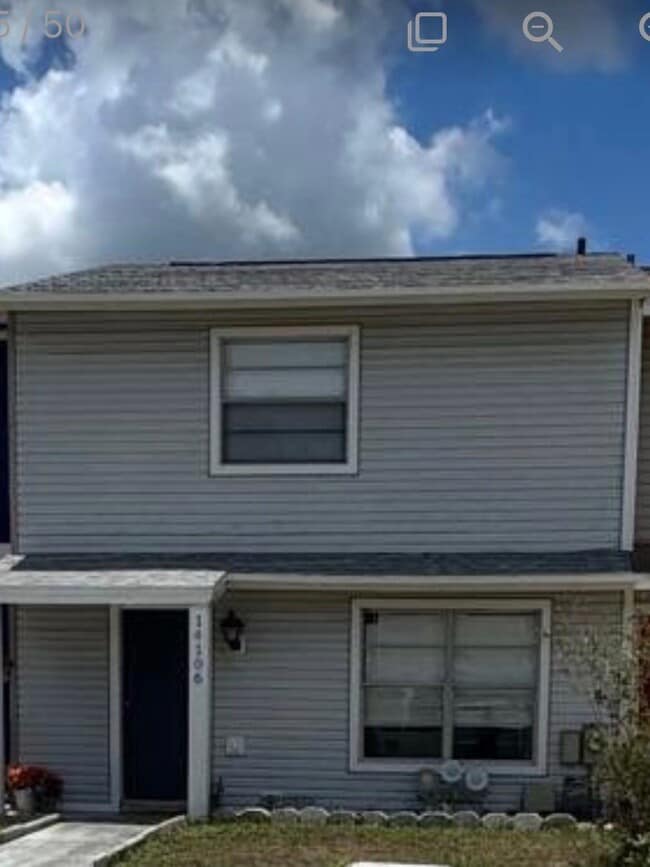 Building Photo - 14106 Village View Dr