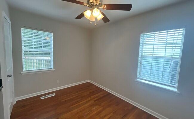 Building Photo - Beautiful 3 Bed & 2 Bath Home in Chattanoo...
