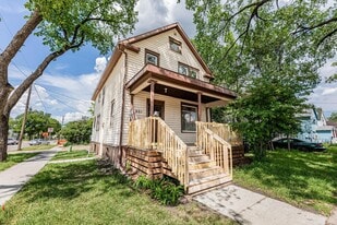 Building Photo - 921 6th Ave N