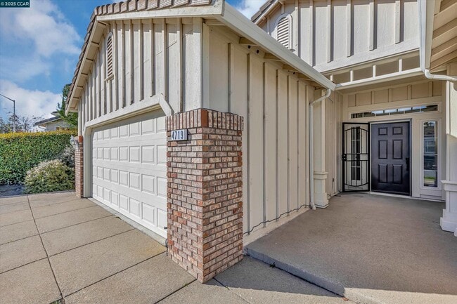 Building Photo - 4719 Golden Bear Dr
