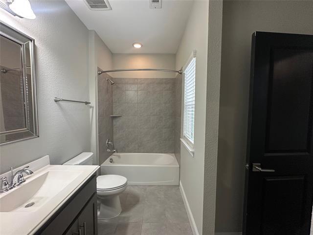 Building Photo - 7105 Royal View Dr