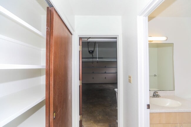 Building Photo - Kaneohe Woods – 3BR/2.5BA home with Mounta...