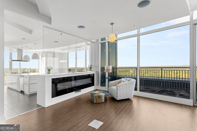 Building Photo - 3338 Peachtree Rd NE