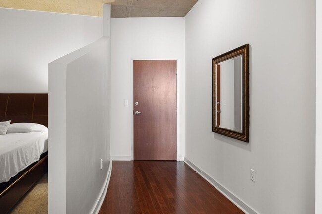 Building Photo - Fully Furnished SoBro Condo At Encore