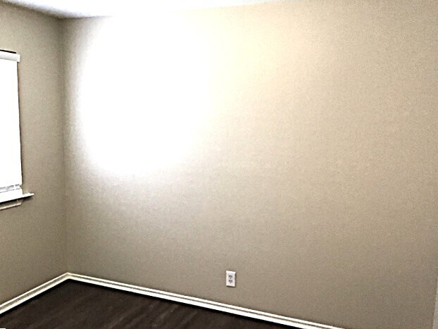 Building Photo - 102 Quail Cir