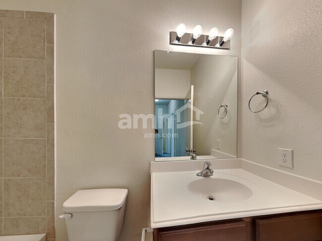 Building Photo - 1544 Park Trails Blvd