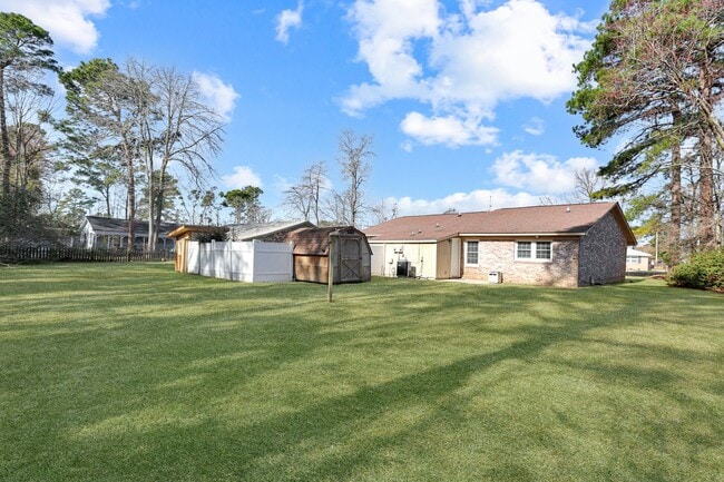 Building Photo - Adorable 2 Bedroom Duplex in Myrtle Beach