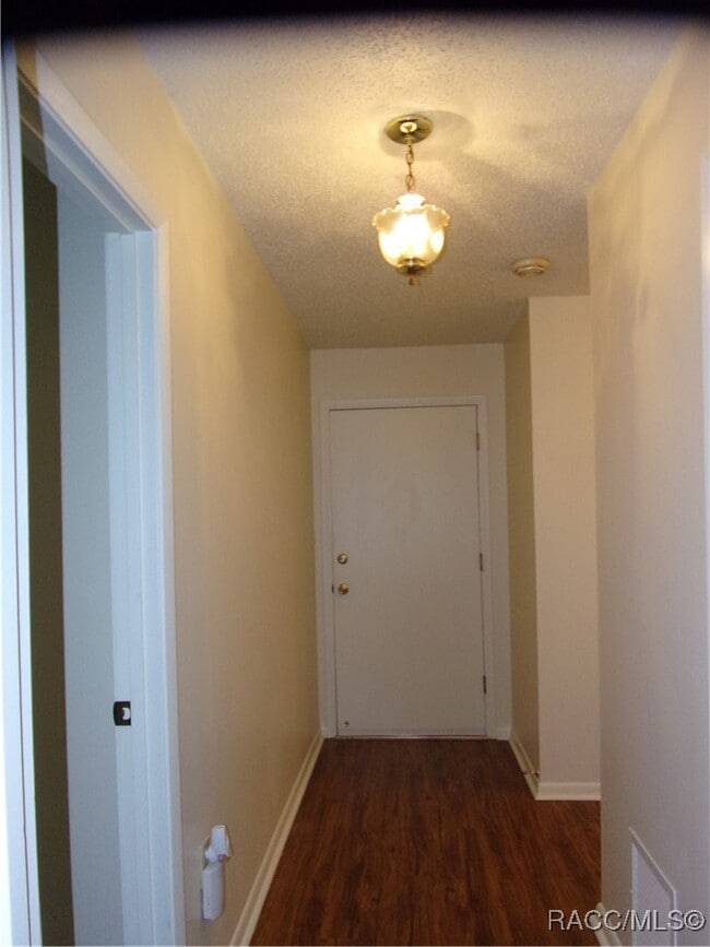 Building Photo - 2400 Forest Dr