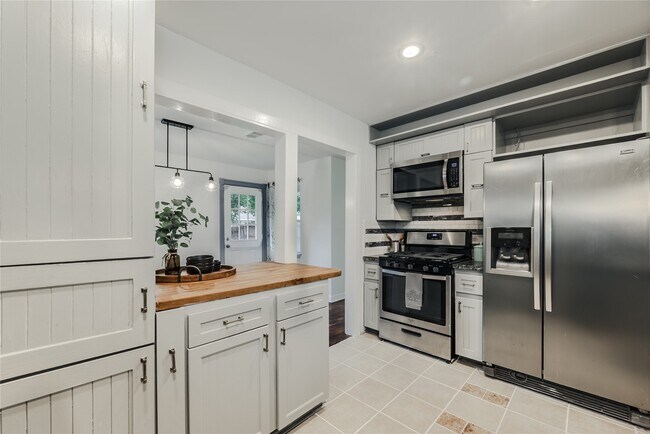 Building Photo - 4606 Nina Lee Ln