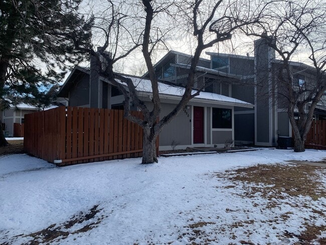 Building Photo - Low Maintenance Ranch Condo