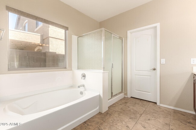 Building Photo - 2806 E Trigger Way