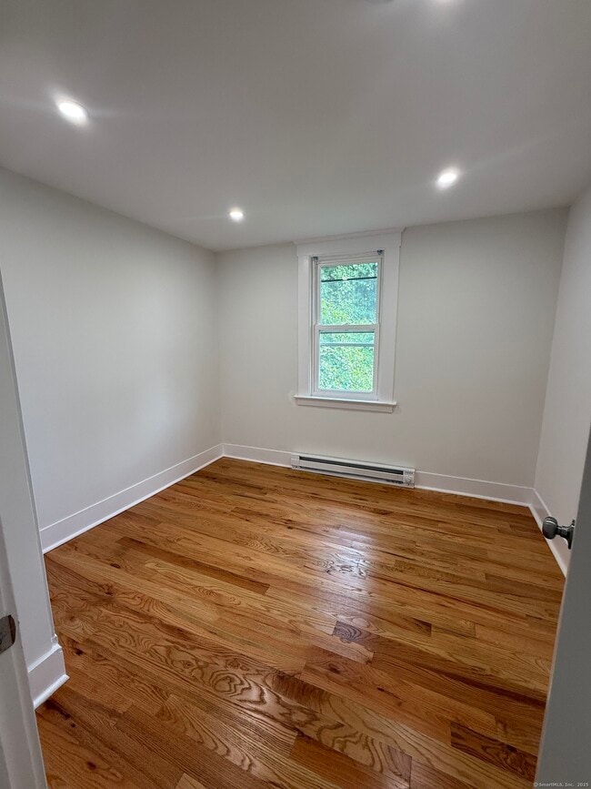 Building Photo - 30 Olds St