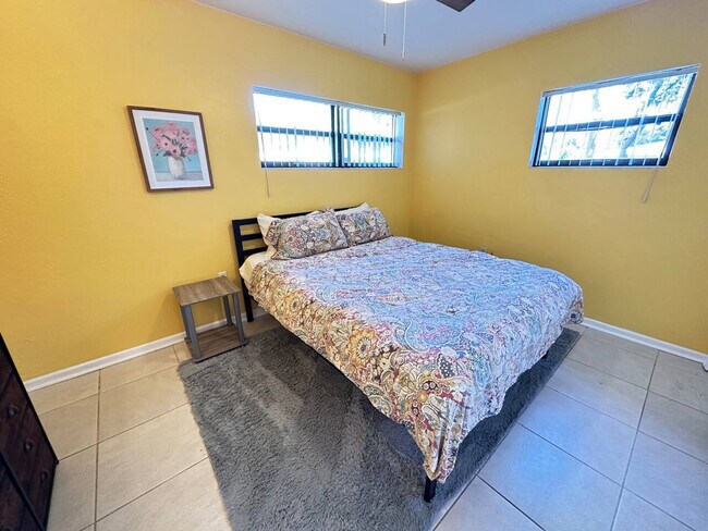 Building Photo - 737 SE 4th Ave