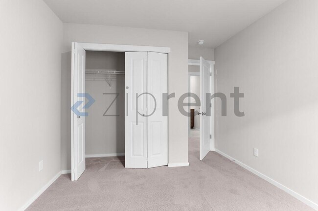 Building Photo - Unit