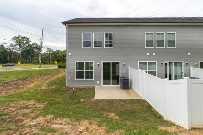 Building Photo - 4839 Lake Ln