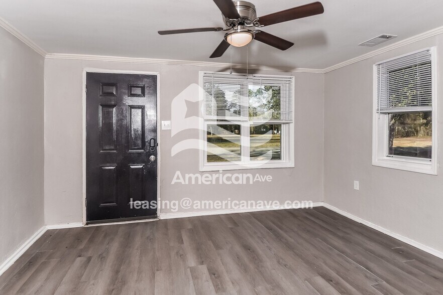 Building Photo - 305 Virginia Ave