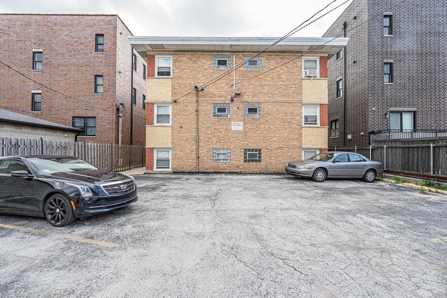 Building Photo - 5516 W Higgins Ave