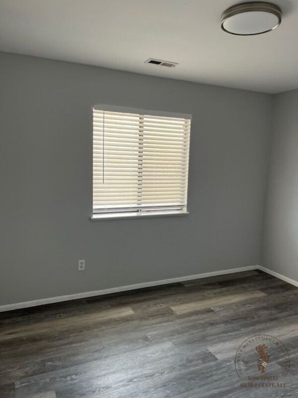 Building Photo - 464-32 1/8 32 1/8 Rd