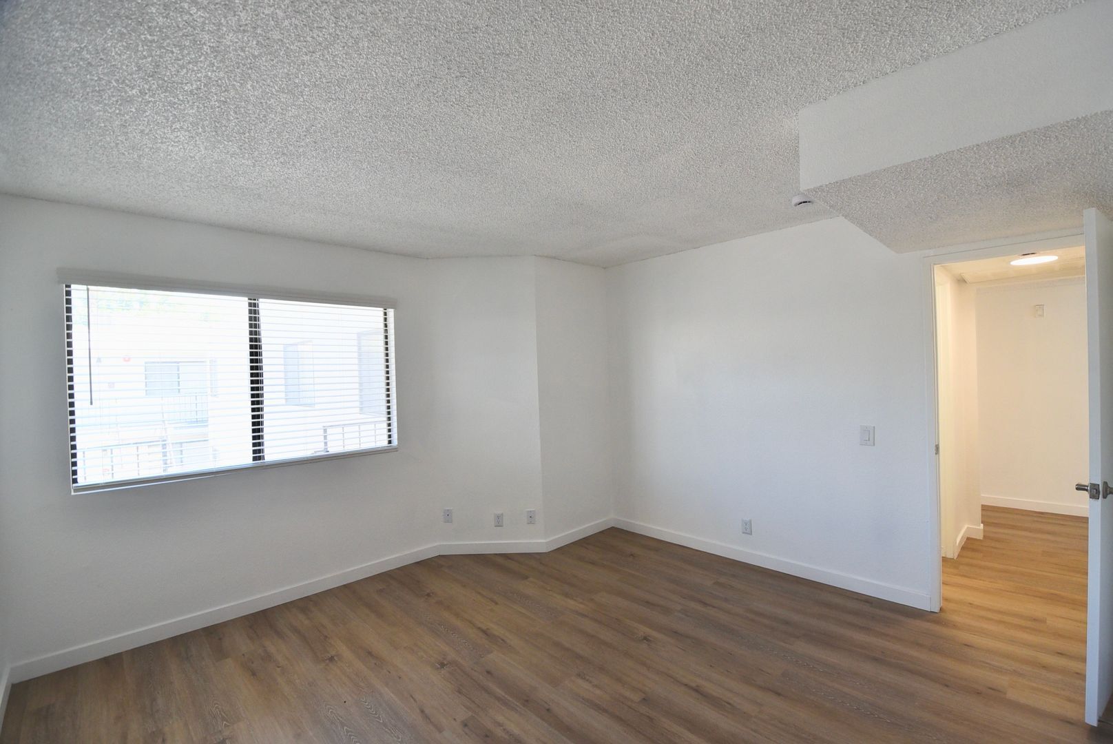 Building Photo - 7550 Jordan Ave