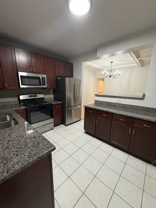 Building Photo - 2743 N Hampden Ct