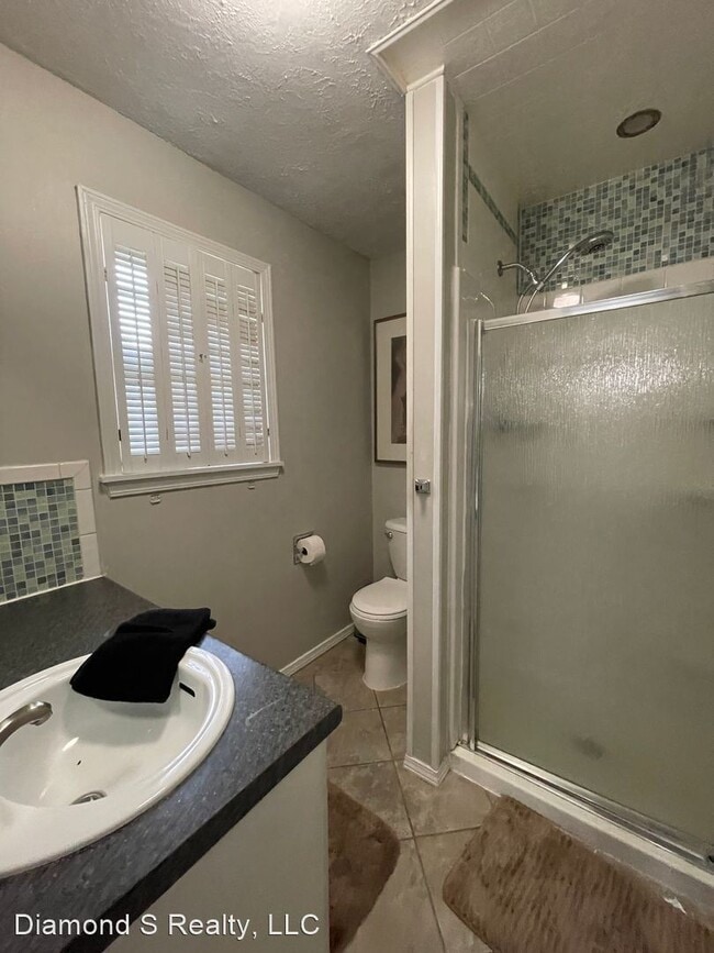 Building Photo - 3 br, 2 bath House - 4233 W Monterrey St