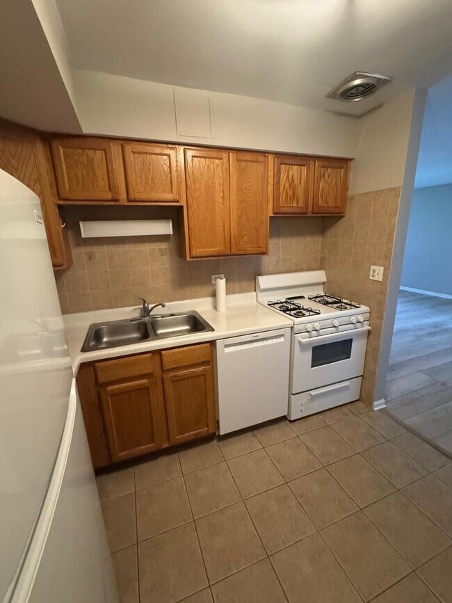 Building Photo - 1477 N Winslowe Dr