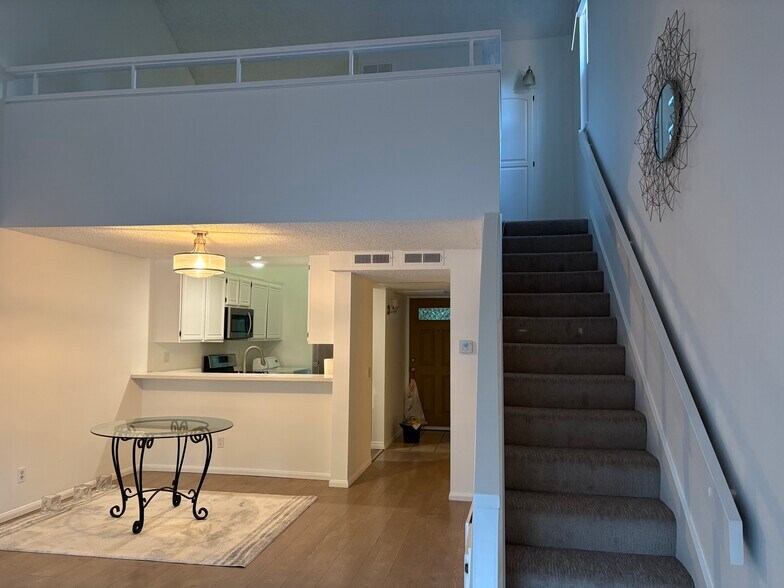 Building Photo - 7120 Carlson Cir