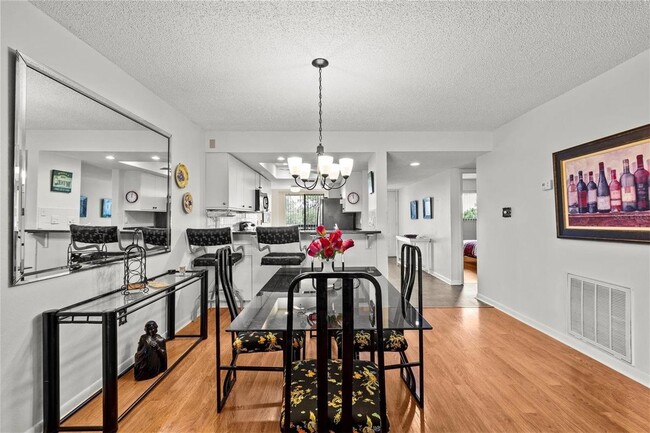 Building Photo - 1942 Golf View Dr