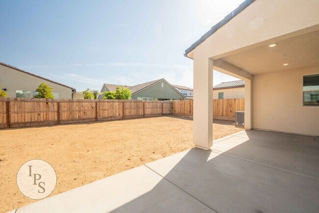 Building Photo - Brand New Clovis Home, 4BR/3BA, With Solar...