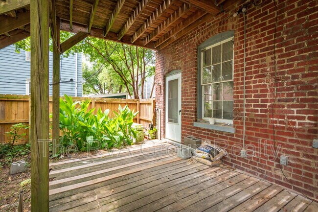 Building Photo - 607 N 27th St