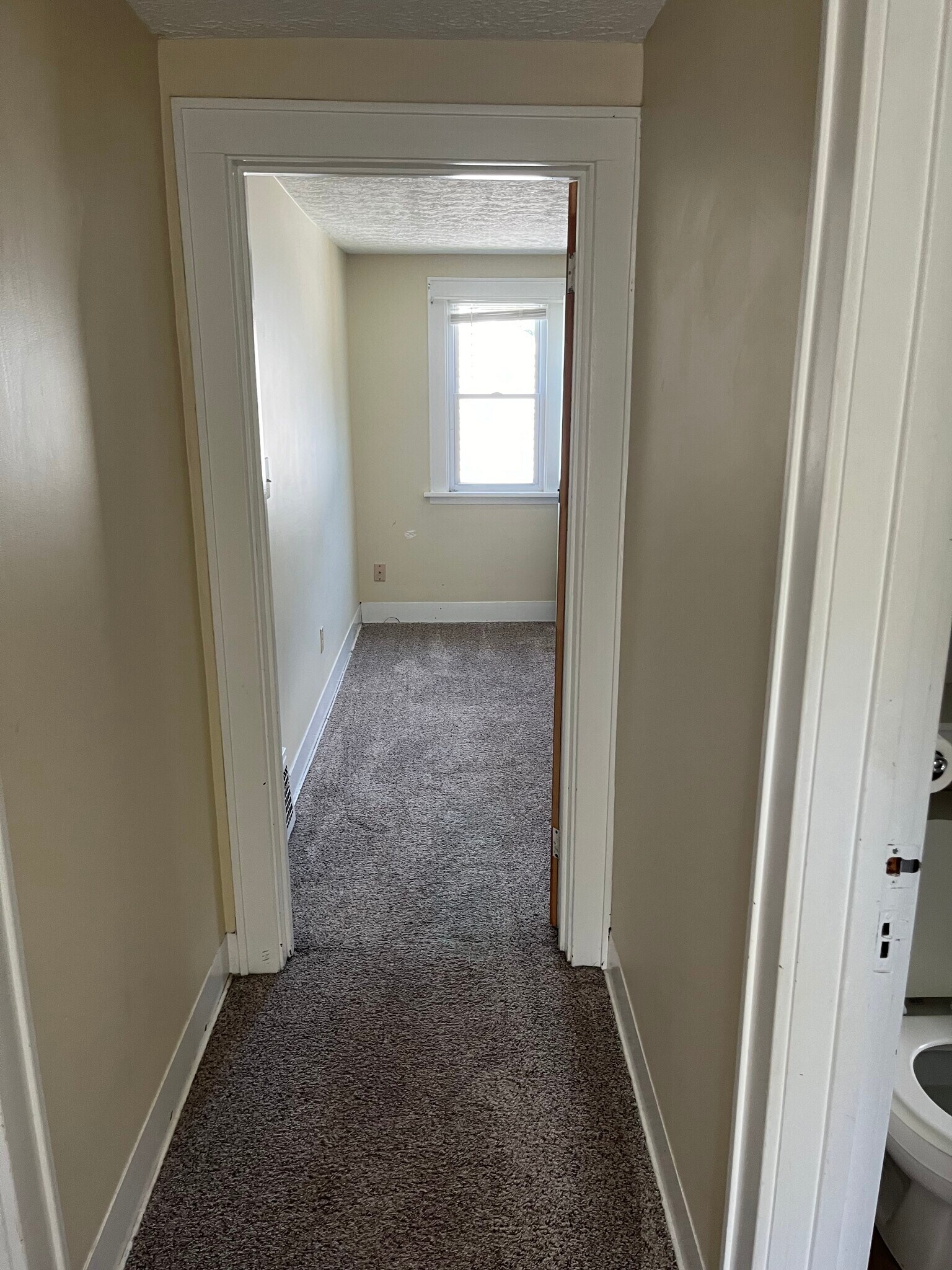 Building Photo - 435 31st St SW