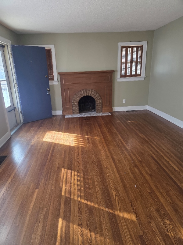 Building Photo - 922 N Coolidge Ave