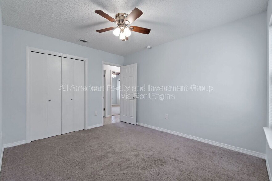 Building Photo - 502 Krest Dr