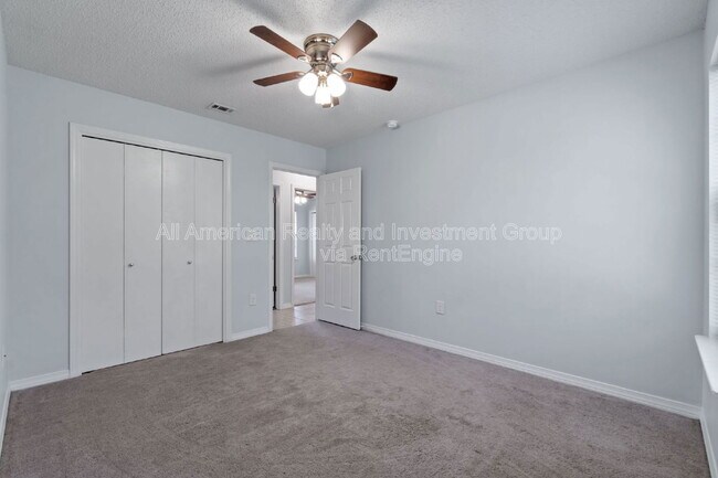 Building Photo - 502 Krest Dr