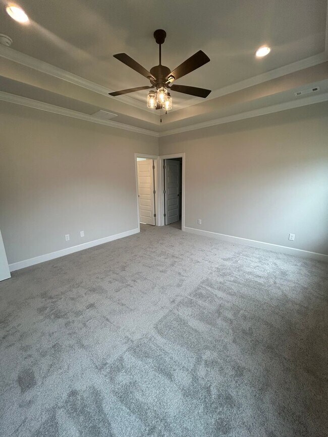 Building Photo - Beautiful Modern Home in Pea Ridge!
