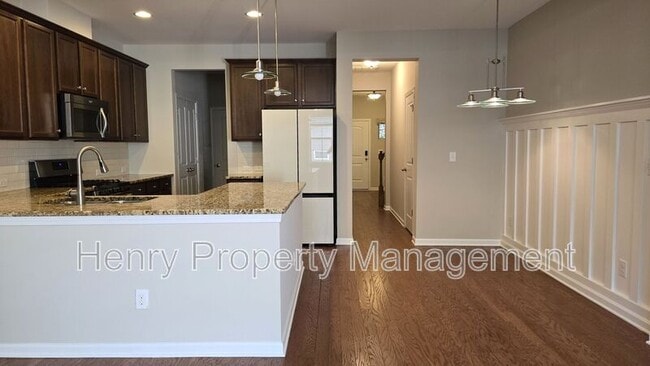 Building Photo - 2457 Baslow Dr