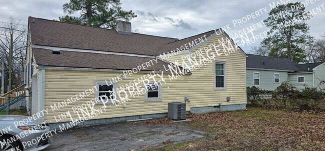 Building Photo - 129 N Moore Rd